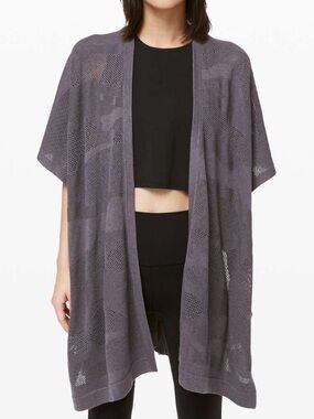 Lululemon Heathered Moonwalk Find Your Light Wrap
